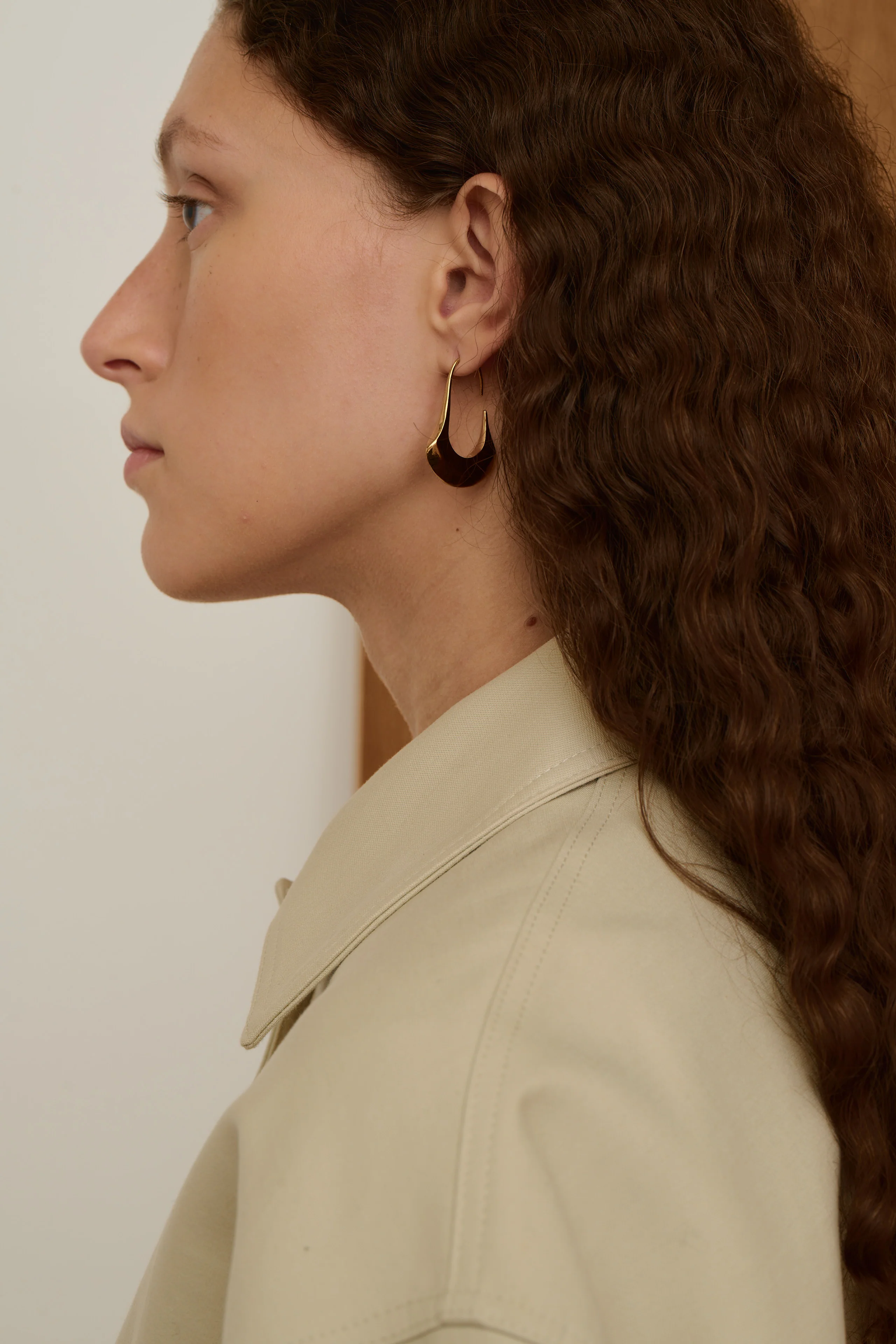 GOLD STUD EARRINGS - Image 2